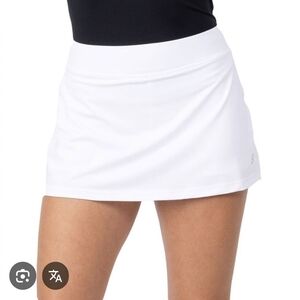 This style is designed forvarious medium to high-sweatactivities like running,